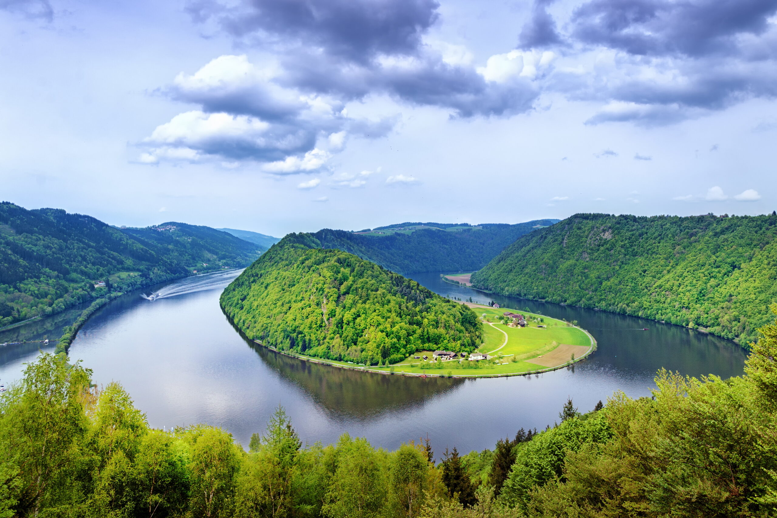 Flusslandschaft in Österreich