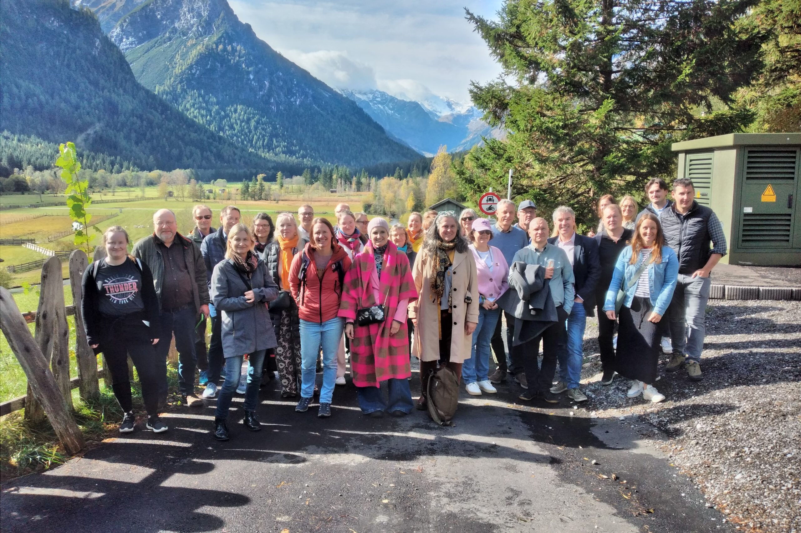 Gruppenphoto der Teilnehmer:innen
