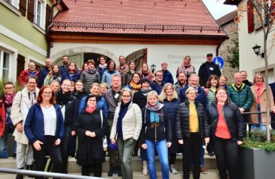 Das Bild zeigt die Exkursionsgruppe in Deutschland.