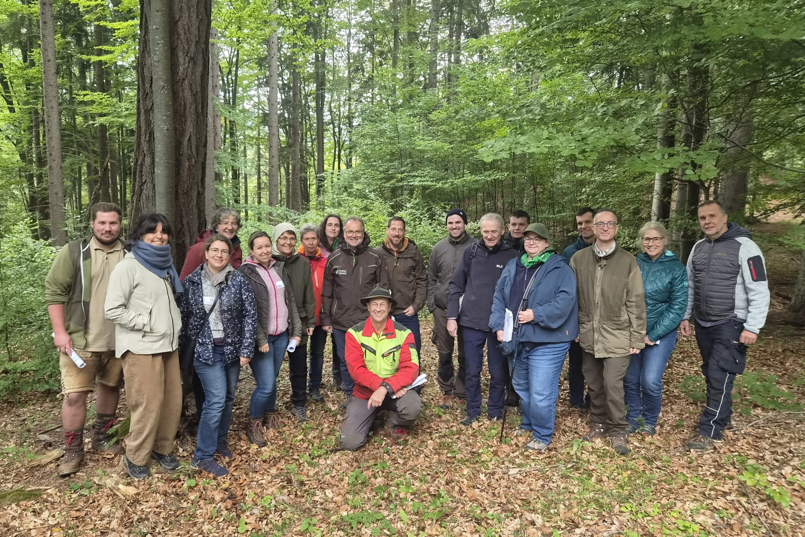 Gruppenbild der Teilnehmerinnen und Teilnehmer