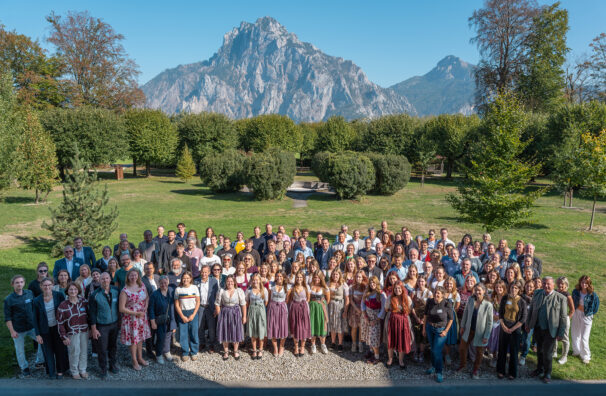 Gruppenbild aller Teilnehmerinnen und Teilnehmer